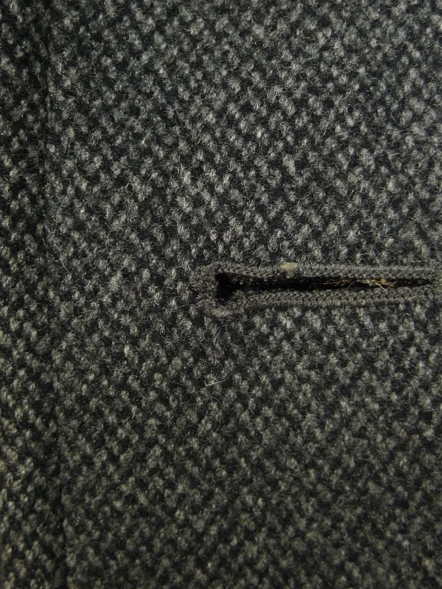 25/0268 near immaculate vintage aquascutum heavyweight grey herringbone wool tweed coat overcoat 40-42 regular