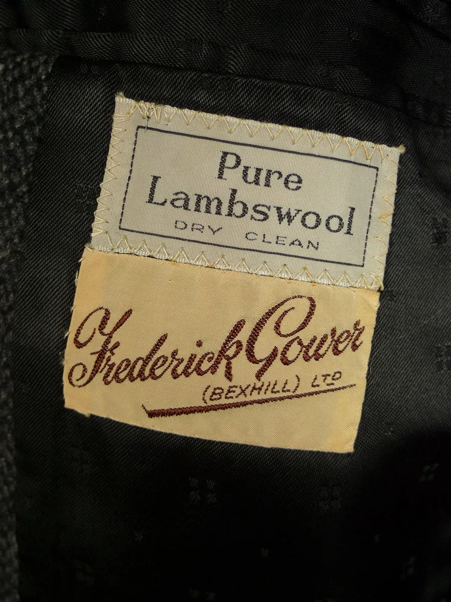 25/0268 near immaculate vintage aquascutum heavyweight grey herringbone wool tweed coat overcoat 40-42 regular