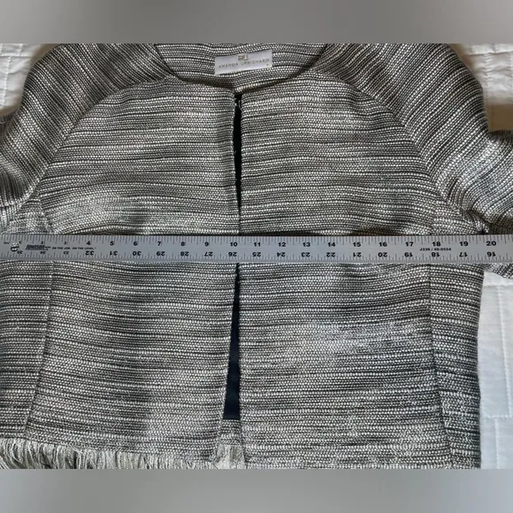 AMANDA UPRICHARD Women’s M Blazer Gray Metallic Neutral Tweed Fringe Crop Jacket