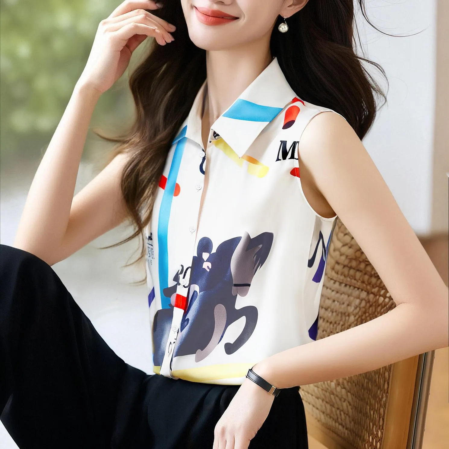 Elegant Women's Sleeveless Satin Shirt with Contrasting Colors