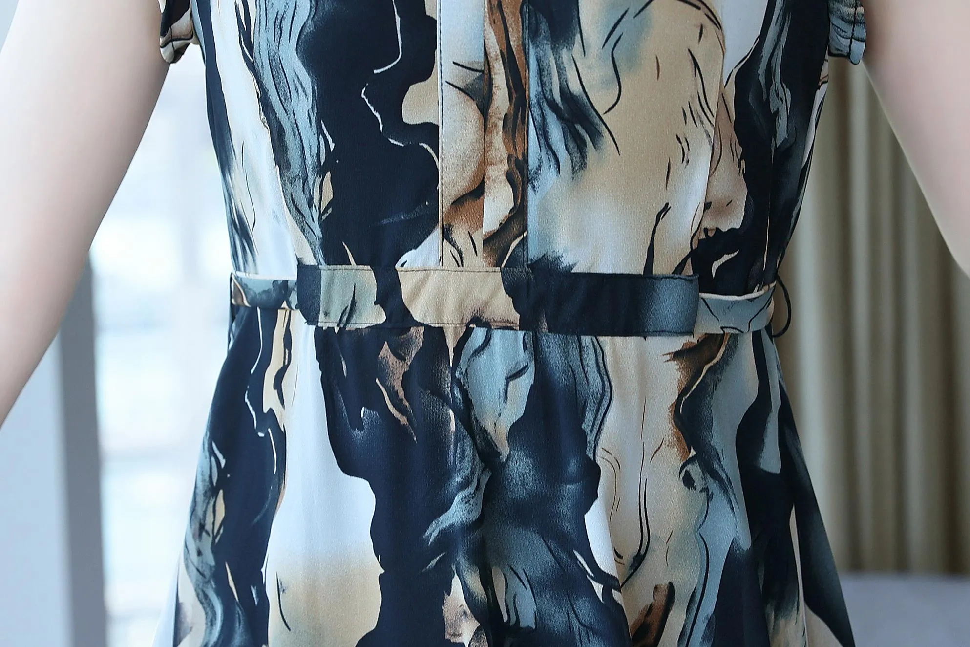 Knee-Length Floral Print Satin Dress with Stylish V-Neck