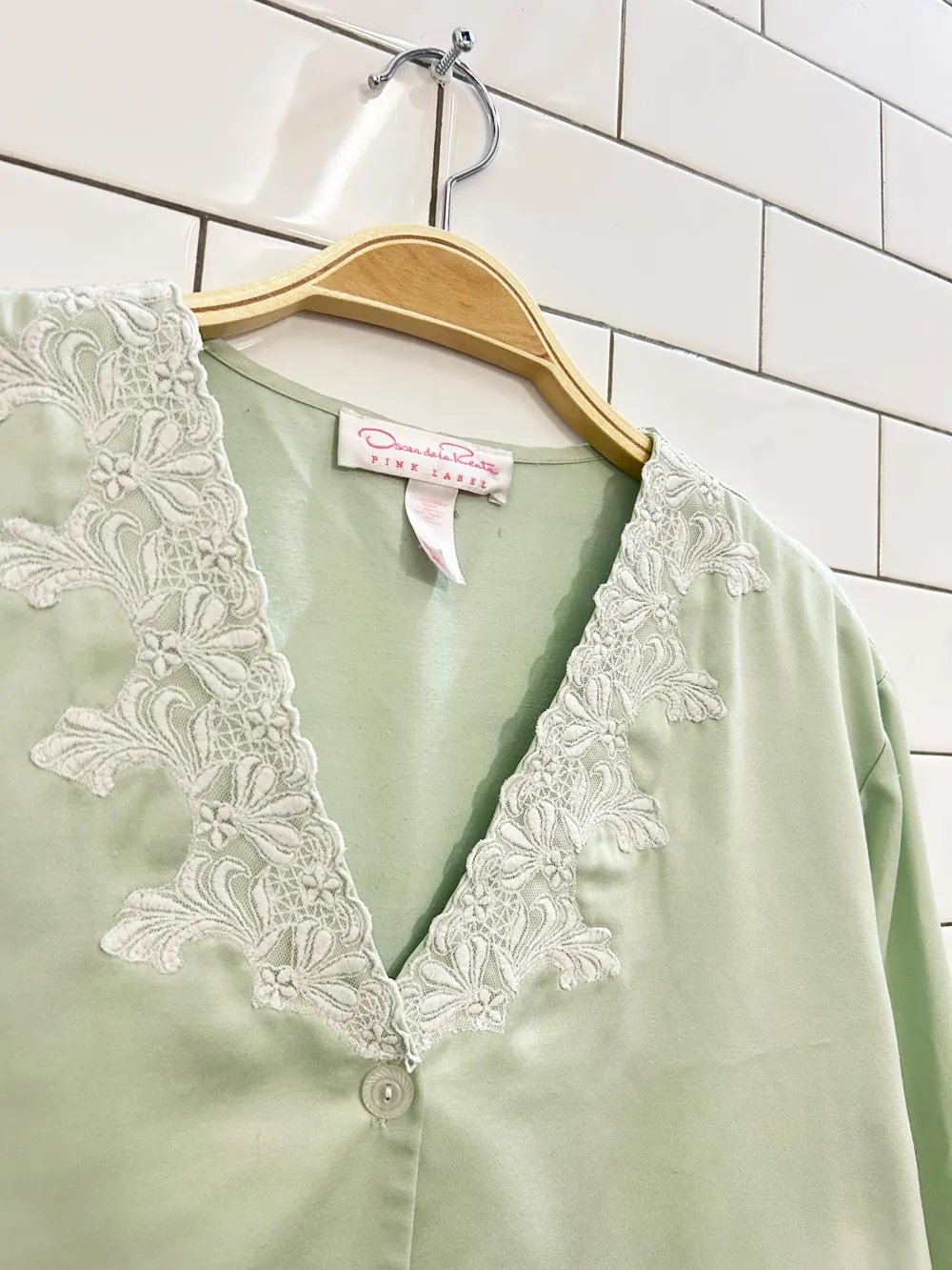 oscar da la renta pink label satin embroidered shirt