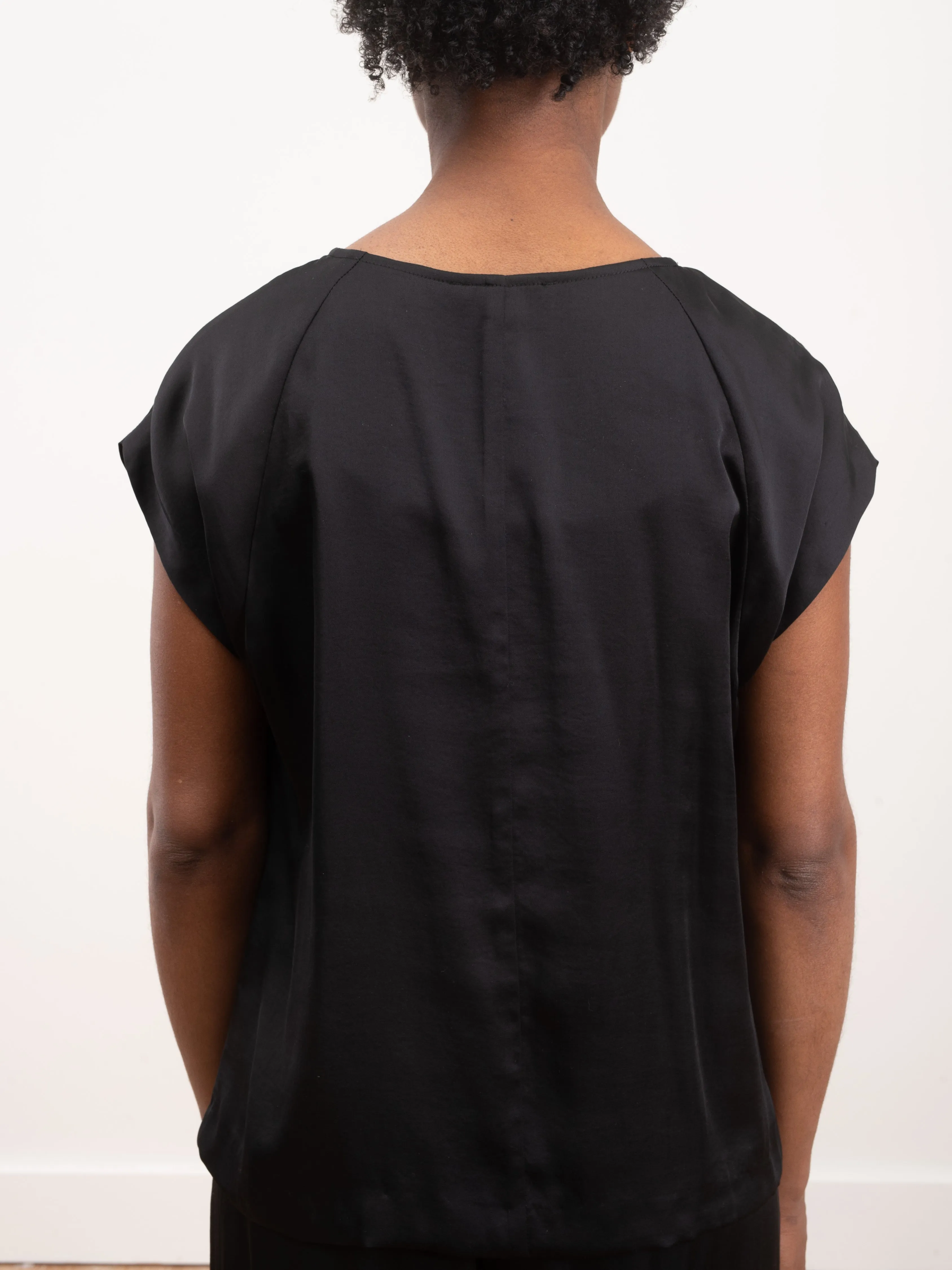 satin raglan tee - black