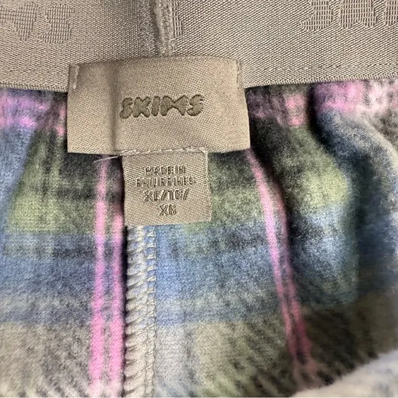 SKIMS  Unisex Fleece  Flannel Sleep pants in Multiplaid XL NWOT