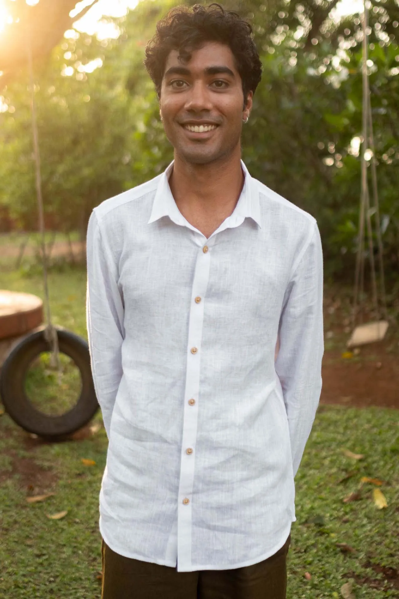 The Linen Pocketless Shirt