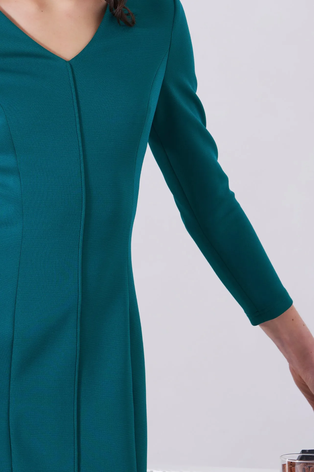 V-NECKLINE DRESS IN DARK GREEN