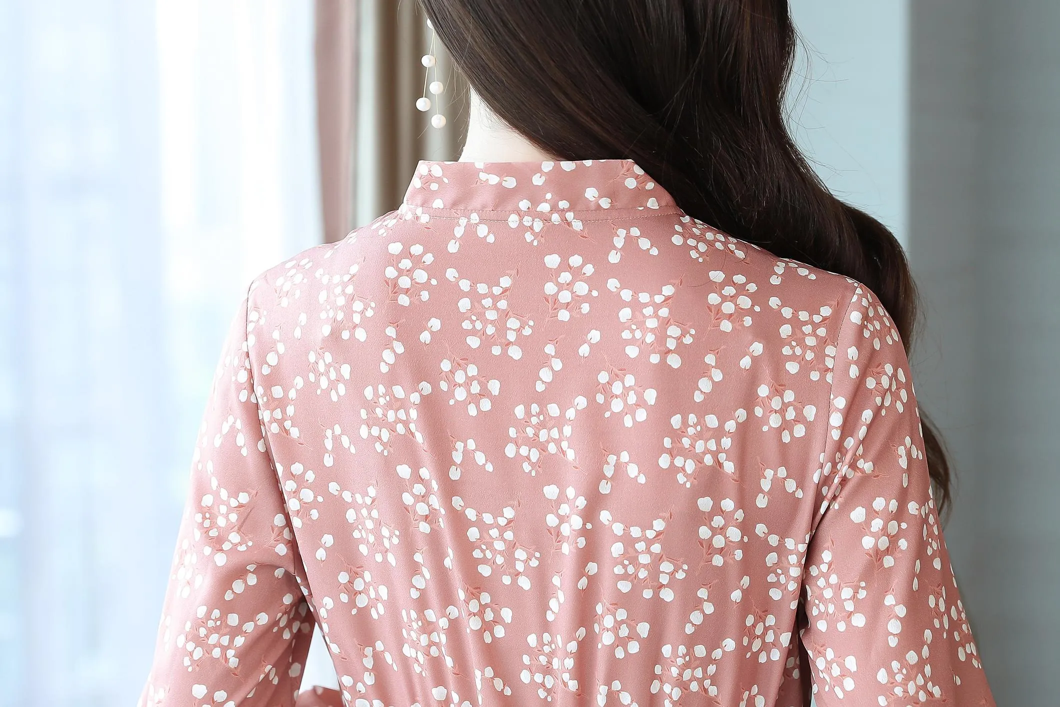 Vintage Full Floral Print Dress Featuring a Slimming Design