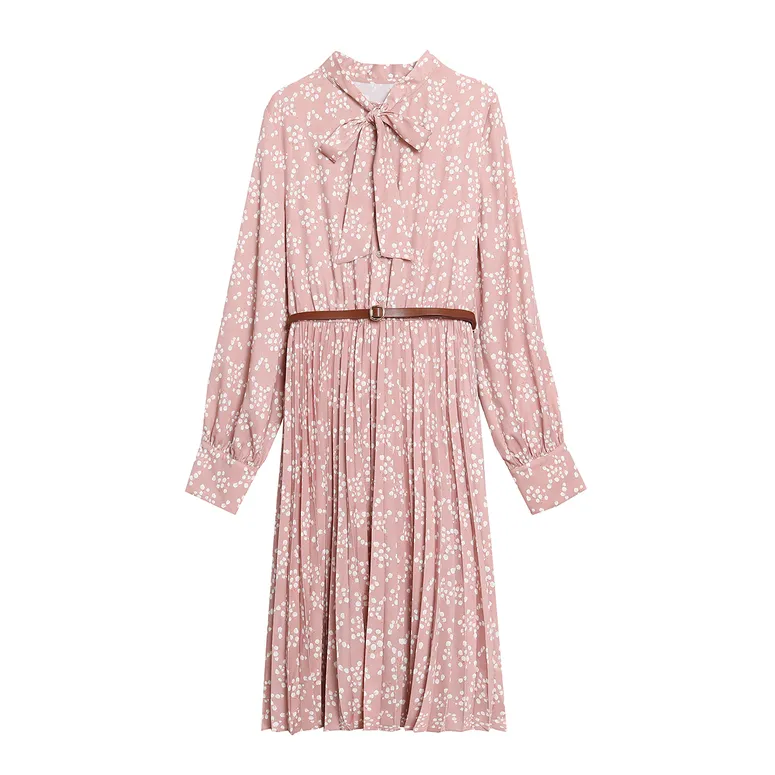 Vintage Full Floral Print Dress Featuring a Slimming Design