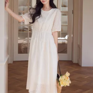 Women's Solid Color Dress Featuring a Stylish Fit