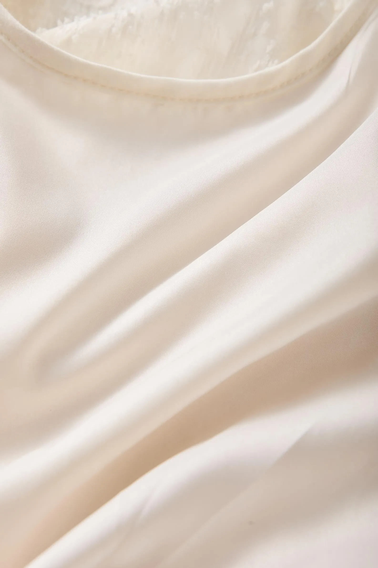 Women's Solid Color Dress Featuring a Stylish Fit