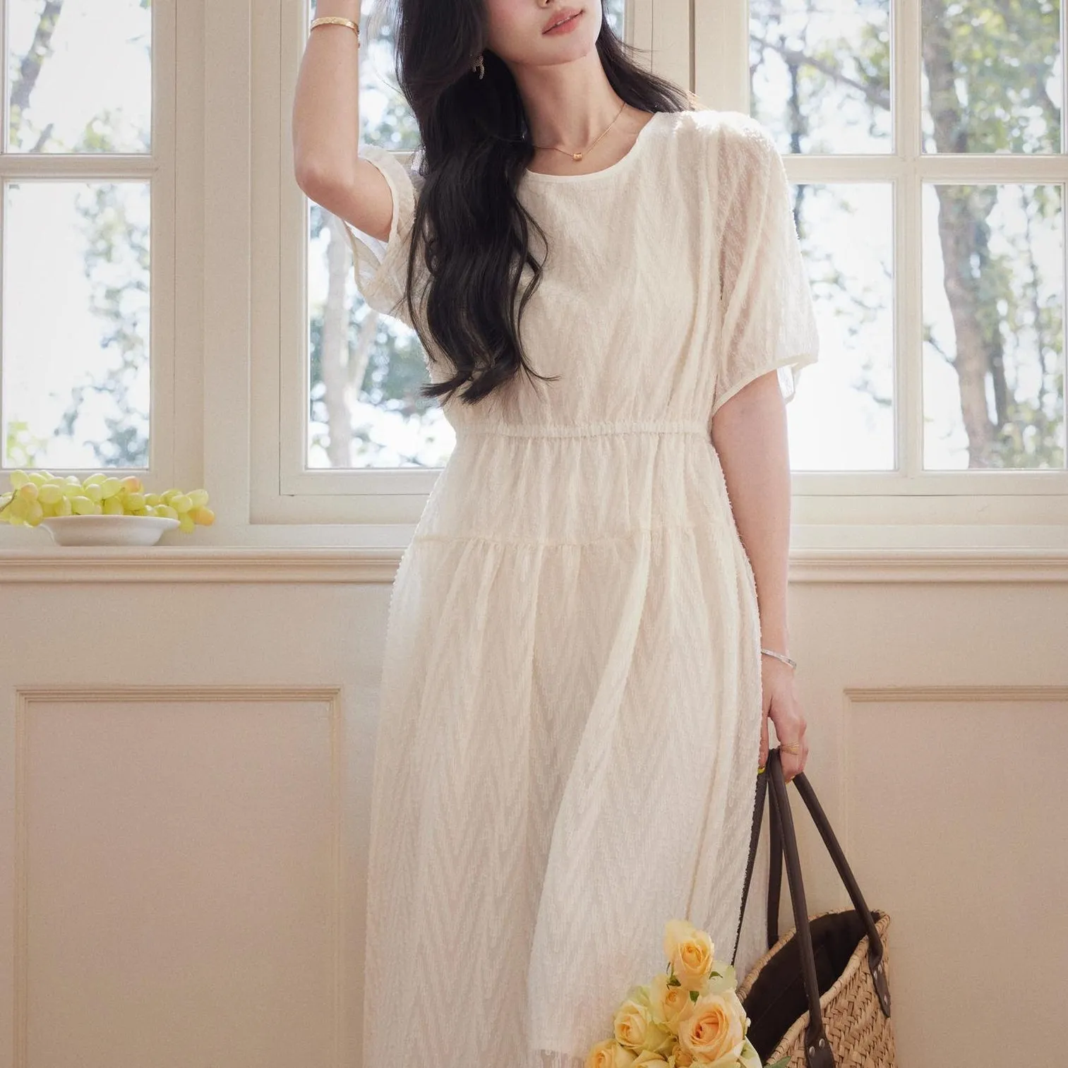 Women's Solid Color Dress Featuring a Stylish Fit