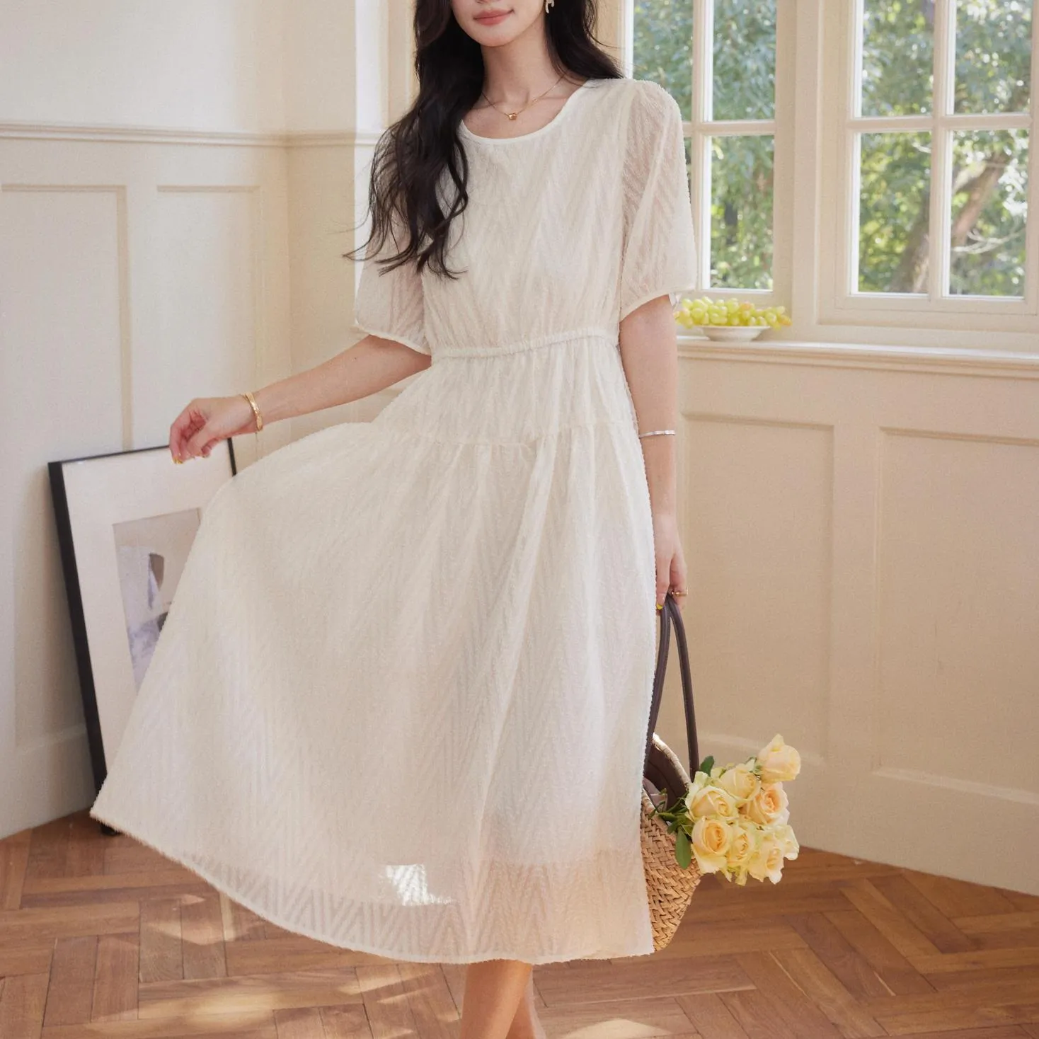Women's Solid Color Dress Featuring a Stylish Fit
