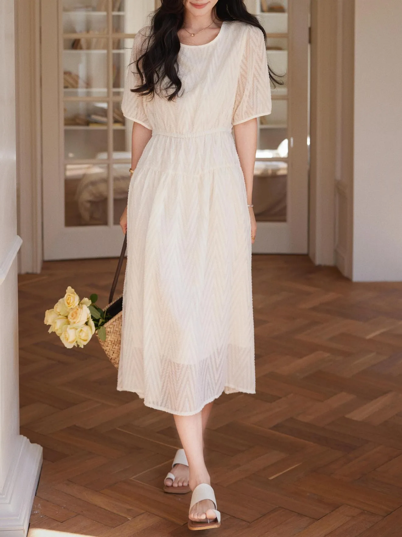 Women's Solid Color Dress Featuring a Stylish Fit