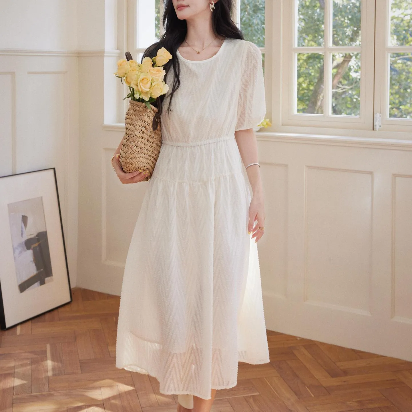 Women's Solid Color Dress Featuring a Stylish Fit