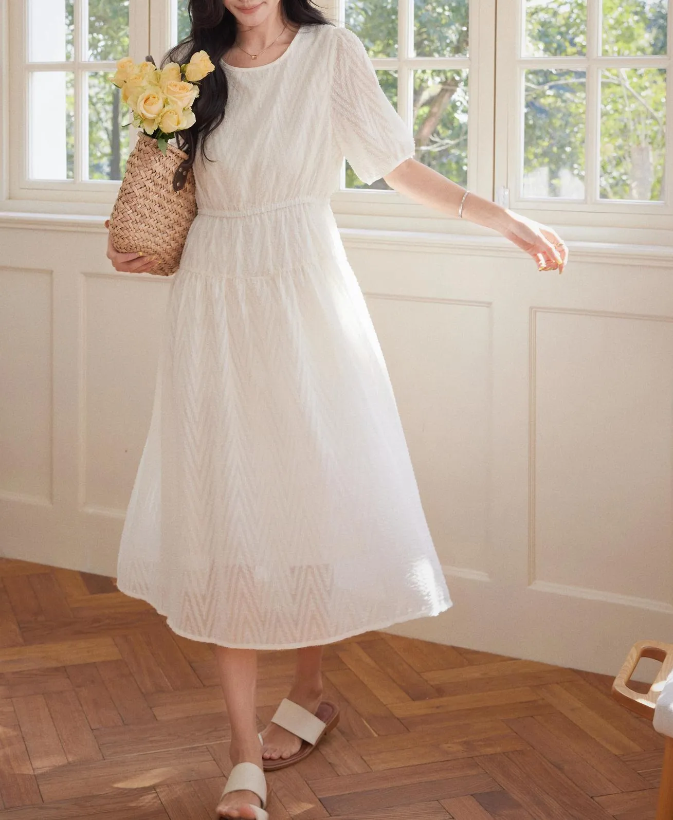 Women's Solid Color Dress Featuring a Stylish Fit