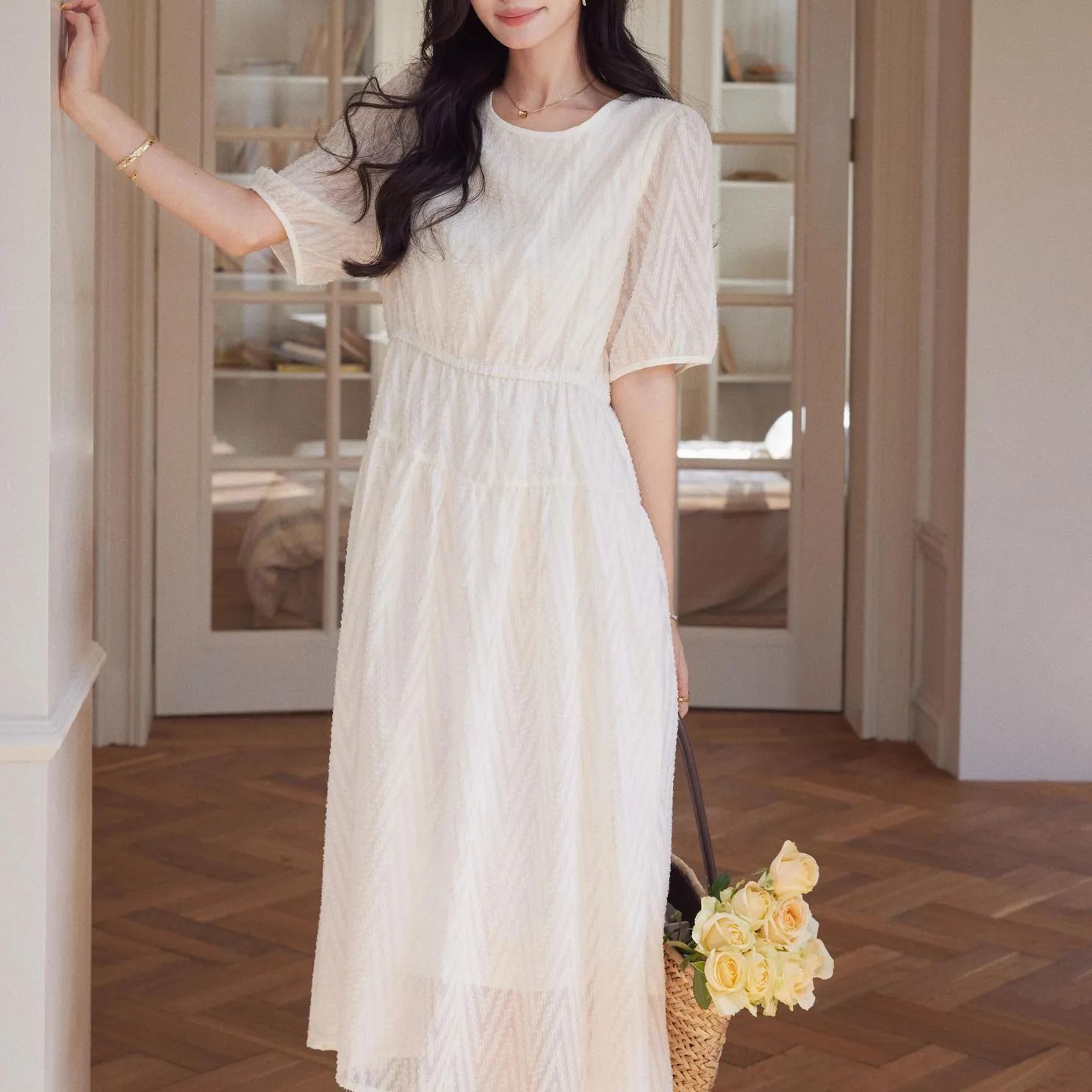 Women's Solid Color Dress Featuring a Stylish Fit
